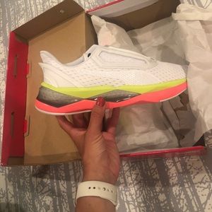 lqdcell shatter xt women's training shoes